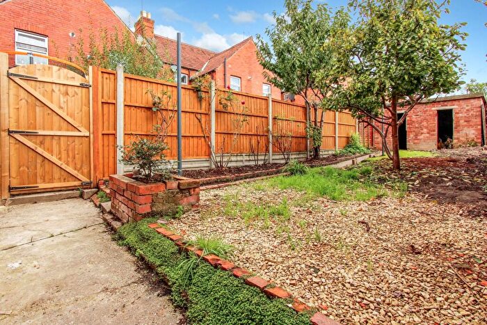 3 Bedroom End Of Terrace House For Sale In Manor Road, Yeovil, BA20