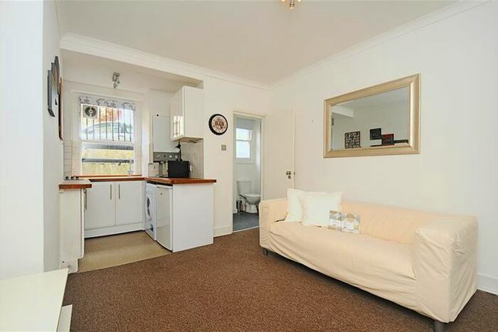 1 Bedroom Flat To Rent In Dewsbury Court, Chiswick Road, London, W4
