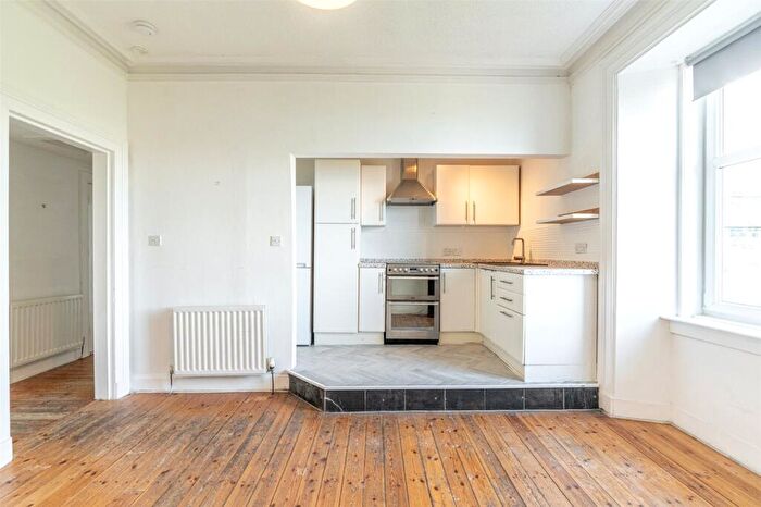 2 Bedroom Flat To Rent In Lower Granton Road, Edinburgh, EH5