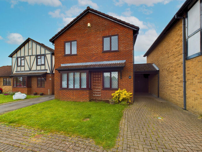 4 Bedroom Detached House To Rent In Clayfields, Penn, High Wycombe, Buckinghamshire, HP10