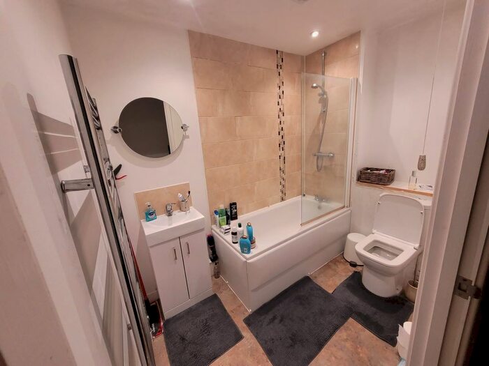 1 Bedroom Flat To Rent In Hanham Road, Hanham, Bristol, BS15