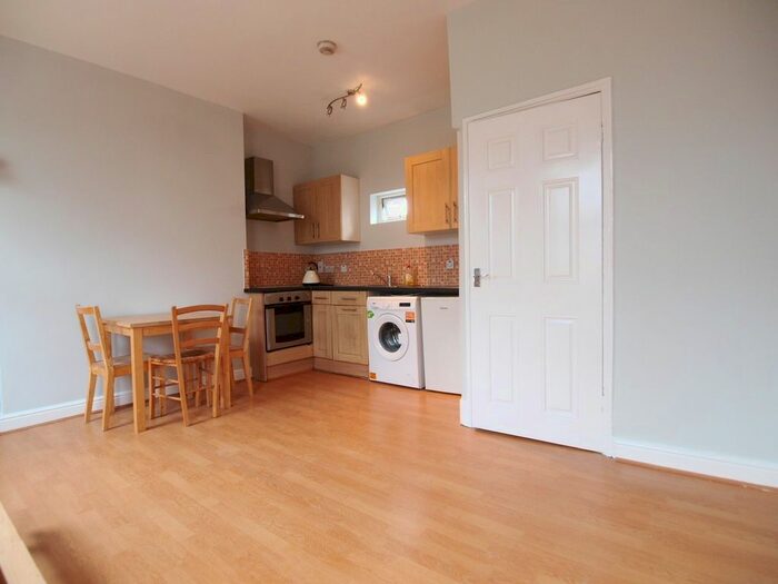 1 Bedroom Flat To Rent In Newington Green, Newington Green, N16