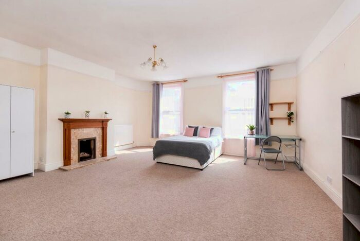 3 Bedroom Maisonette To Rent In Chelsea Road, Bath, BA1