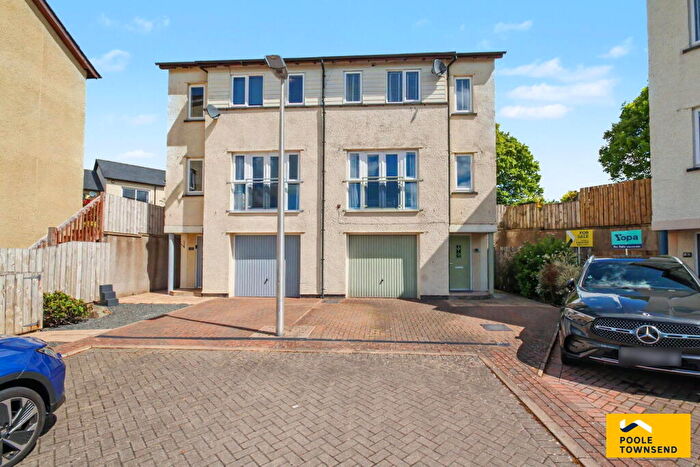 3 Bedroom Semi Detached House For Sale In High Cragg Close, Kendal, LA9