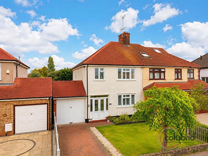 3 Bedroom Semi-Detached House For Sale In Manor Road, Stanford-Le-Hope, SS17