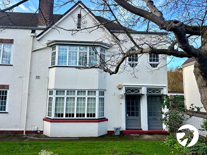 2 Bedroom Flat For Sale In Lock Chase, London, SE3