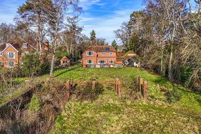 4 Bedroom Detached House For Sale In Greenways, Upper Basildon, RG8