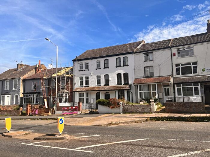 1 Bedroom Flat To Rent In Buckingham Road, Aylesbury, HP19