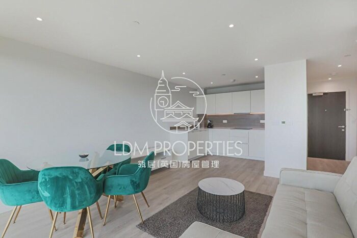 2 Bedroom Apartment To Rent In (September Move-in) Skylark Point, Woodberry Down, N4