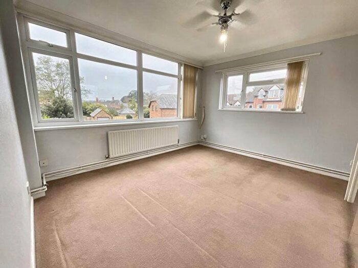 2 Bedroom Flat To Rent In Christchurch Town Centre, BH23