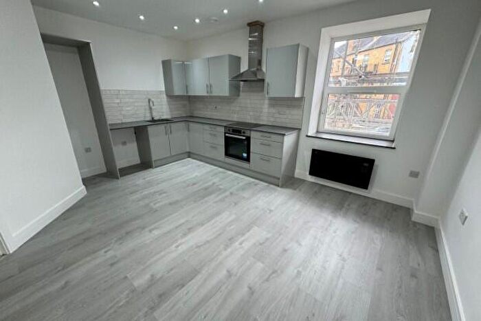 2 Bedroom Flat To Rent In Caxton Place Newport, NP20