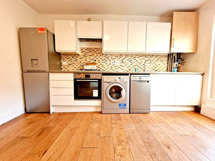 2 Bedroom Flat To Rent In Stock Orchard Crescent, Holloway, N7