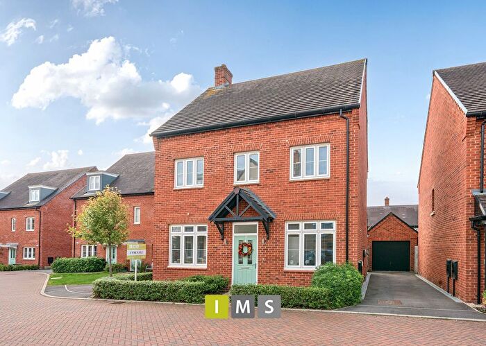 4 Bedroom Detached House For Sale In Simpson Drive, Upper Heyford, OX25