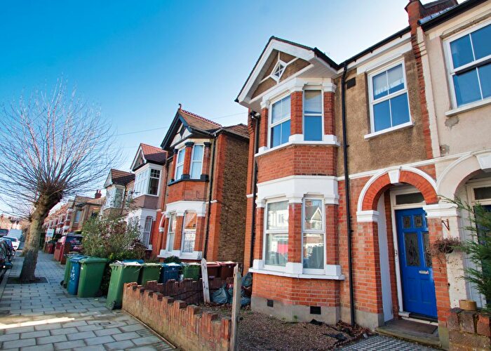 3 Bedroom Maisonette To Rent In Vaughan Road, Harrow, HA1