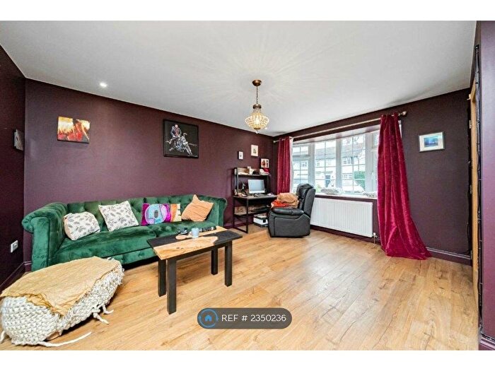 2 Bedroom End Of Terrace House To Rent In Regency Close, Hampton, TW12
