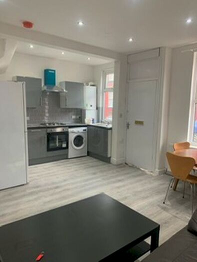 2 Bedroom Terraced House To Rent In Harold Street, Hyde Park, Leeds, LS6