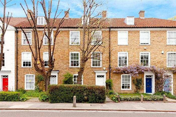 4 Bedroom Terraced House To Rent In Canonbury Place, Canonbury, N1