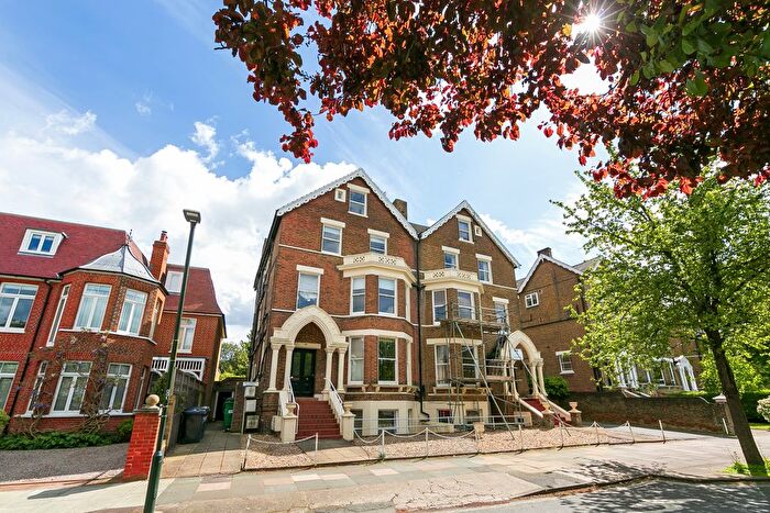 1 Bedroom Flat To Rent In Kew Gardens Road, Kew, Richmond, Surrey, TW9