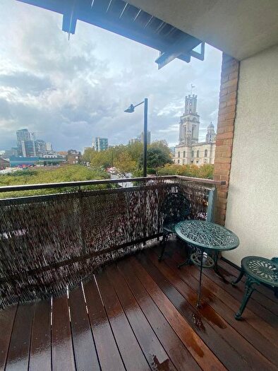1 Bedroom Flat To Rent In Wapping Lane, St Katherines Dock, Tobacco Dock, London, United Kingdom, E1W