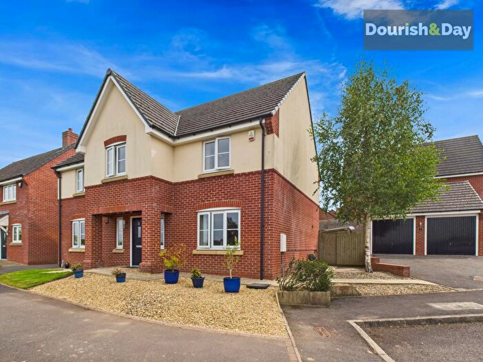 4 Bedroom Detached House For Sale In Syllenhurst View, Woore, CW3