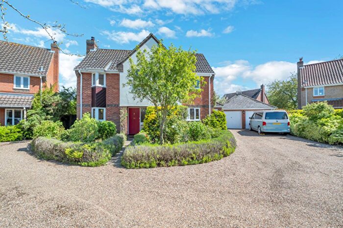 4 Bedroom Detached House For Sale In Wheatfields, Thurston, IP31