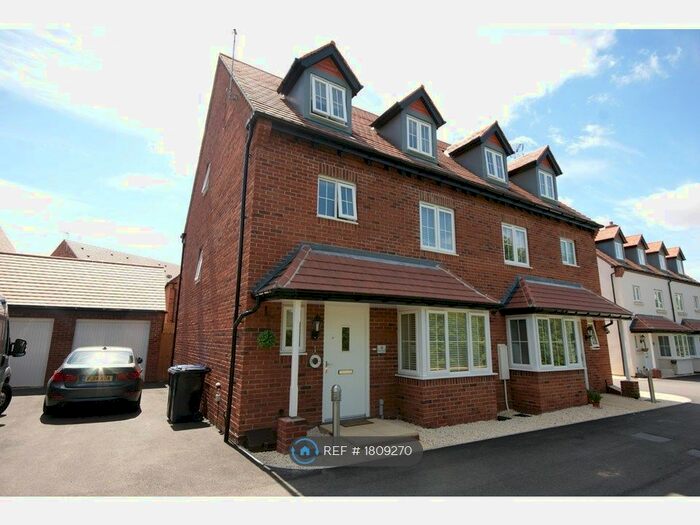 4 Bedroom Semi-Detached House To Rent In Deers Leap, Bishopton, Stratford-Upon-Avon, CV37