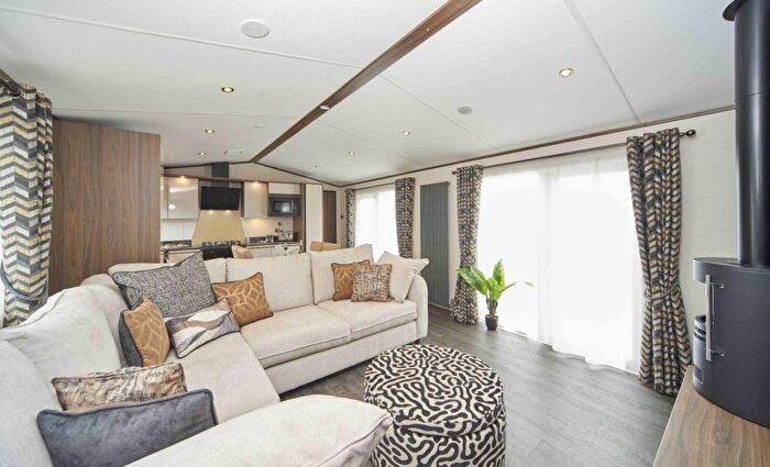 2 Bedroom Park Home For Sale In Springfield Retreat, EX6