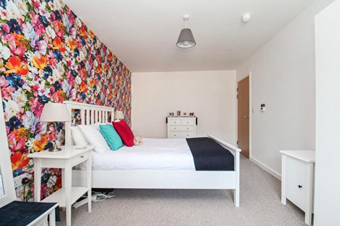 2 Bedroom Flat For Sale In Centenary Plaza, Southampton, SO19