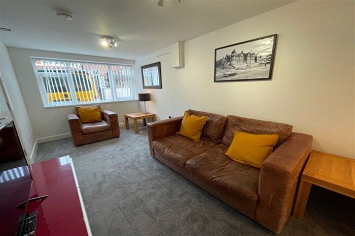 3 Bedroom Semi-Detached House To Rent In The Ridge, Foxhall Road, NG7