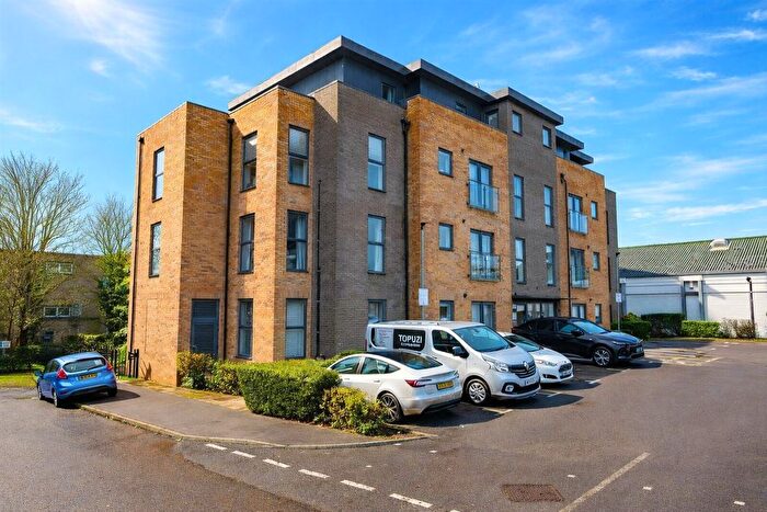 2 Bedroom Penthouse For Sale In Ebberns Road, Hemel Hempstead, HP3