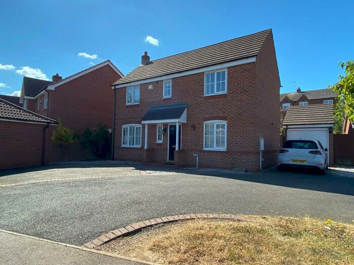 3 Bedroom Detached House To Rent In Bridge Meadow Way, Northampton, Northamptonshire, NN4