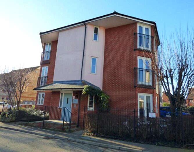 3 Bedroom Terraced House To Rent In Priory Gardens, CO10