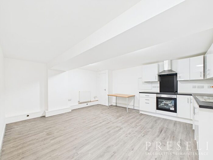 1 Bedroom Flat To Rent In Picton Place, Haverfordwest, SA61