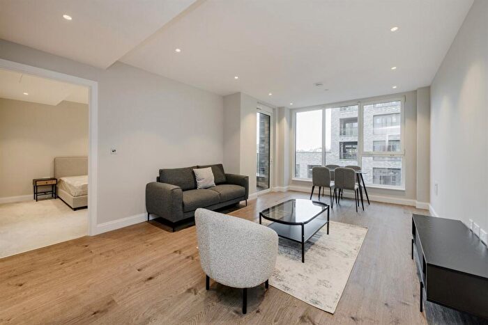 2 Bedroom House To Rent In Gasholder Place, Oval Village, SE11