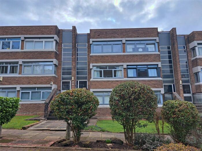 2 Bedroom Flat To Rent In Dirleton Place, Glasgow, G41