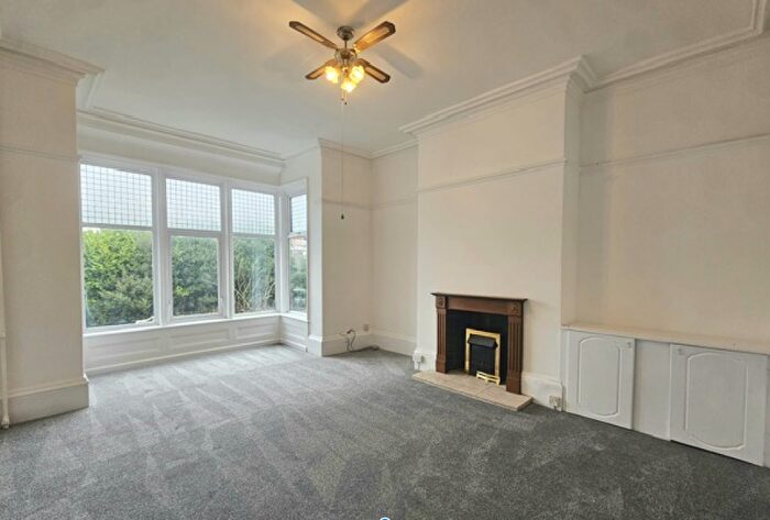 2 Bedroom Apartment To Rent In Holly Lodge, Carr Lane, Hull, East Riding Of Yorkshire, HU10