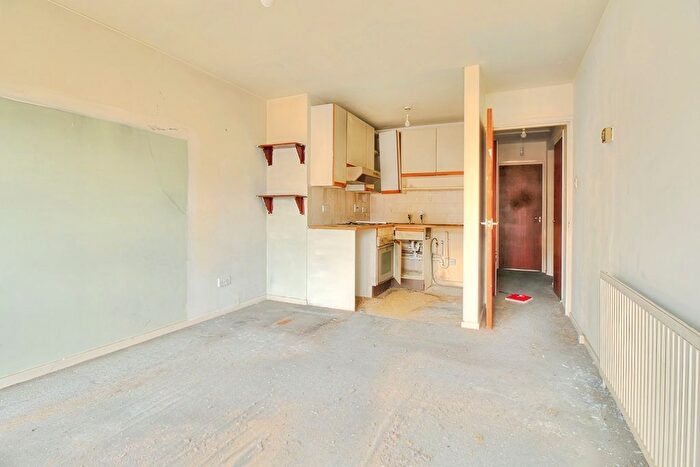 1 Bedroom Flat For Sale In Marie Davis Court, Reading, RG1