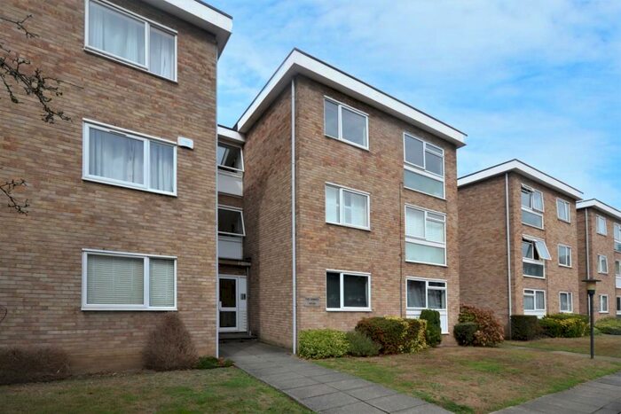 1 Bedroom Flat To Rent In Cooden Close Bromley, BR1