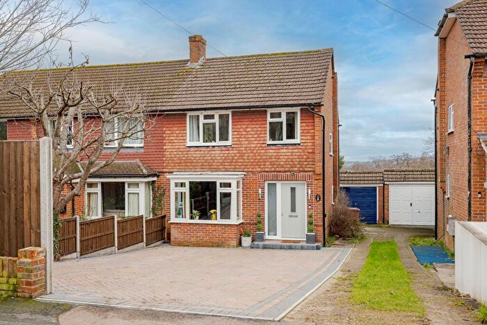 3 Bedroom Semi Detached House For Sale In Batts Hill, Redhill, RH1