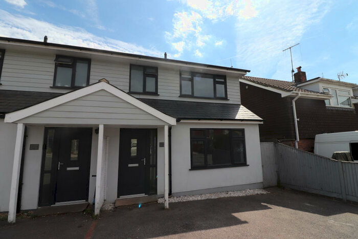 3 Bedroom House To Rent In Hillcrest Drive, Ashington Village, RH20