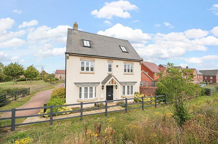 4 Bedroom Detached House For Sale In Fovargue Mead, Kempston, Bedford, MK42