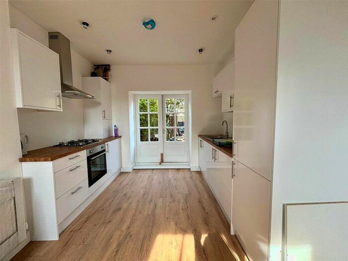 1 Bedroom Apartment To Rent In Bridge Street, Northampton, Northamptonshire, NN1