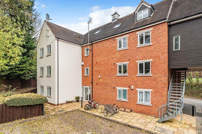 2 Bedroom Apartment To Rent In Linacre Court, Headington, OX3