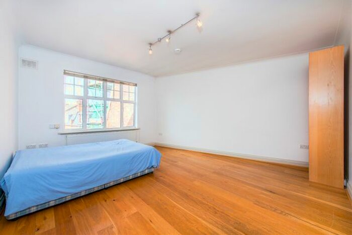 Studio To Rent In Haverstock Hill, London, NW3