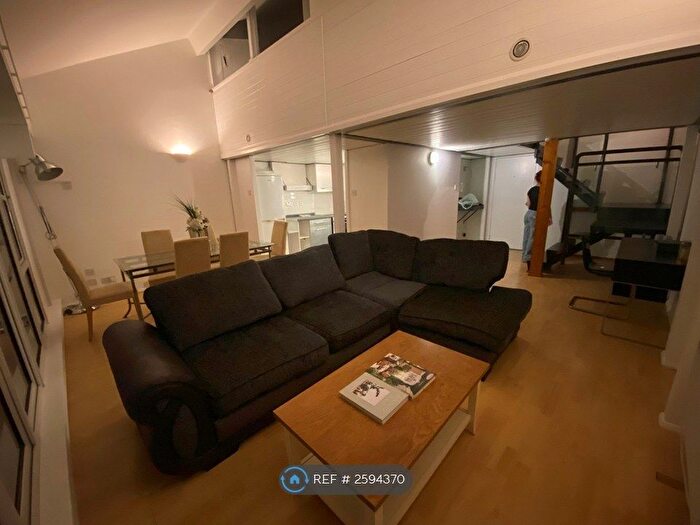 2 Bedroom Flat To Rent In Fairfield Road, London, E3