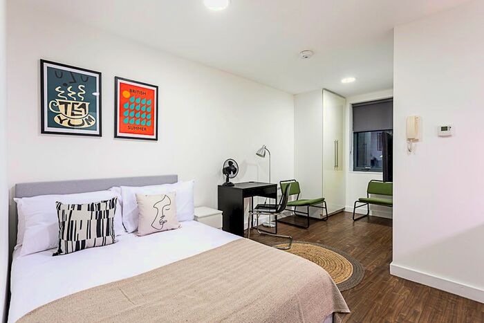 Studio To Rent In Chamber Street, London, E1