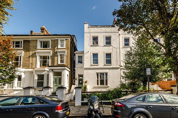 3 Bedroom Flat To Rent In Keith Grove, Shepherd's Bush, London, W12