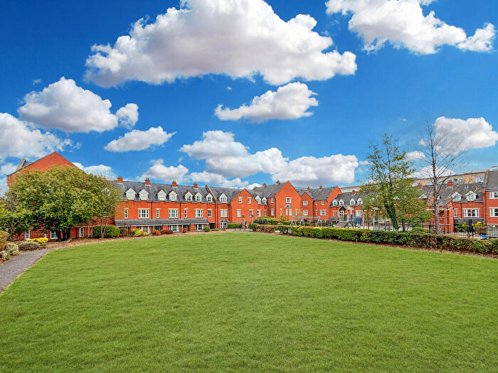2 Bedroom Apartment For Sale In Ravensworth Gardens, Cambridge, CB1