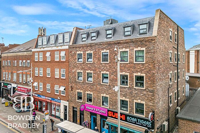 3 Bedroom Flat For Sale In High Street, Barkingside, IG6