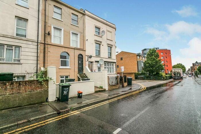 1 Bedroom Property To Rent In Parrock Street, Gravesend, Kent, DA12